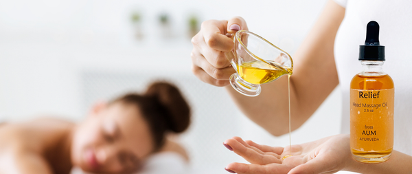 ayurvedic abhyanga massage with ayurvedic oils